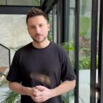 Sergey Lazarev Instagram - Про сингл «Алый закат»! Про клип. Про Новый альбом! Из первых уст. #лазарев #новыйсингл #новыйальбом #новыехиты #сергейлазарев