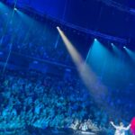 Sergey Lazarev Instagram - Москва! Полный Крокус неравнодушных людей ! Спасибо, что на 2 часа погрузились в мой музыкальный спектакль «Я не боюсь». Я вас очень люблю! Спасибо коллегам, друзьям, всем зрителям! отдельное спасибо моей потрясающей команде, техническим службам, режиссерской группе! ВСЕМ , кто принимал участие в создании шоу! Хореографам! Стилистам! Всем! Всем ! Всем! Я вас люблю! Тур «Я не боюсь» продолжается…. И меня вопрос… Ну, что Москва и Питер , может повторим? 😉 #янебоюсь #москва #шоу #сергейлазарев #лазарев
