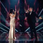 Sergey Lazarev Instagram - НЕТ СЛОВ! 🔥🔥Какой вчера был невероятный выпуск шоу «Ну-ка, все вместе» ! Какие сильный вокалисты! Вчера не обошлось без скандала! Суть в том, что мы чуть не потеряли невероятный дуэт с потрясающими голосами ! Роза Туаева @roza__tuaeva и Александр Ёлкин @yolkin_music . Просто послушайте их! Мурашки размером с кулак бегают каждый раз, когда я слушаю это выступление! И как можно было не встать ? Я ругался с экспертами, я орал, я требовал допустить ребят до баттла! В итоге , сотня поддержала и у нас был ТРОЙНОЙ баттл, в котором этот дуэт одержал безоговорочную победу ( хотя остальные двое участников тоже достойно выступили, их выступления я тоже позже выставлю и расскажу! ) Этот дуэт прошел в полуфинал и стал для меня абсолютным событием прошедшего выпуска! А вы смотрели? Весь выпуск уже доступен в сети! И не пропустите следующий отборочный этап шоу «Ну-ка, все вместе» в следующую пятницу на телеканале «Россия-1» в 21.30 ! #сергейлазарев #лазарев #нукавсевместе #сотня