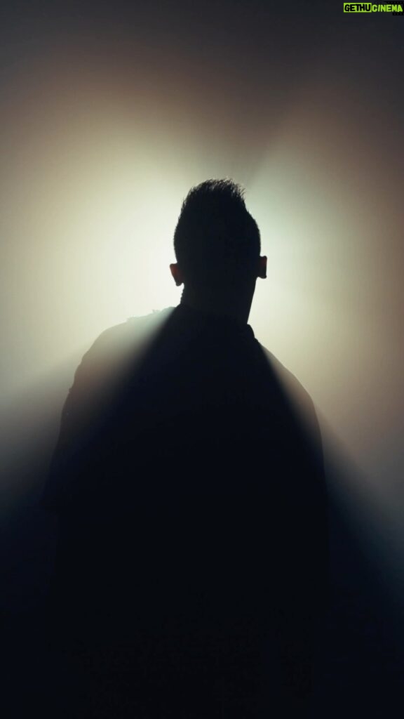 Sergey Lazarev Instagram - «Я видел свет» ! Премьера клипа! 1 марта! 🔥🔥🔥 #Лазарев #Явиделсвет #Сергейлазарев #премьера #клип Ждете?
