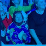 Sergey Lazarev Instagram - Моя главная звездочка сегодняшнего концерта в Сыктывкаре!! Посмотрите какая милая бабушка и как она зажигает! 2 часа без остановки! Столько энергии! Дай Бог здоровья!! Прекрасный концерт! На улице - 30, а в зале было +30! Спасибо, Сыктывкар! ❤️Шоу «Я не боюсь» #сергейлазарев #лазарев #сыктывкар #шоуянебоюсь