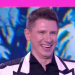 Sergey Lazarev Instagram - 1 января 2024 года состоялся грандиозный финал 2-го сезона шоу «Аватар» и я хочу вас познакомить с 5-ю финалистами-победителями. Начну с Аватара Садко, который на мой взгляд оказался одним из главных мистификаторов сезона. Лишь в заключительном номере сезона он показал свой реальный голос, и мы узнали этого талантливого исполнителя. Весь сезон мы думали, что это не очень поющий артист, актер , спортсмен. Мы даже какое-то время думали, что аватаром Садко управляет Иосиф Пригожин🤦🏻🤷🏻‍♂️. Но им управлял наш сегоднящний именинник …. Смотри смонтированное мной видео первого появления Садко и его разоблачение в финале, и ты поймешь о ком я говорю…. Браво , Садко! Оч крутая работа во всем сезоне 👏🏻👏🏻👏🏻 #садко # аватар # финал # сергейлазарев #Лазарев #КириллТуриченко @kirillturichenko