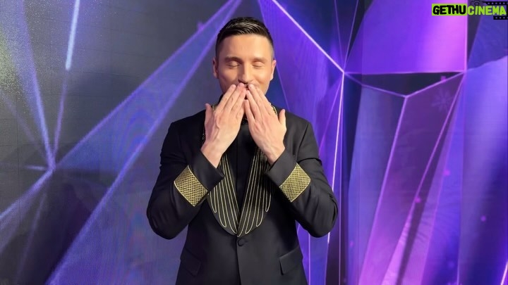 Sergey Lazarev Instagram - Дорогие и любимые поклонники, подписчики и просто хорошие люди! От всей души поздравляю всех вас с 2024 годом и всеми праздниками. Будьте, пожалуйста, здоровы и берегите друг друга! Счастья, добра, гармонии и мирного неба! ❤️ спасибо за любовь и поддержку! От души, поздравляю! #новыйгод #сергейлазарев #лазарев #поздравление