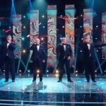 Sergey Lazarev Instagram - Грузинский квартет Сулико! Мне кажется , что хорошо петь- это у грузинов в крови. Огромная доза тестостерона на сцене нашего шоу. Поют отлично ! Чисто! Строят сложные аккорды. И, конечно , очаровывают сотню и зрителя. Первое выступление квартета Сулико в финале. 100 баллов. #нукавсевместе #нукавсевместехором #сергейлазарев #Лазарев #сотня Понравилось?