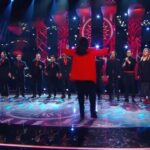 Sergey Lazarev Instagram - Хор ARIELLE ! «Калинка»! Да-да, я тоже сначала подумал- ой, как банально! А вы дослушайте до конца! Такой Калинки вы еще не слышали! Очень круто! Репчик в финале ваще разрыв !хаха! Я напомню , что все это - живое пение!!! Заслужено - 100 баллов!! Первое выступление хора Arielle в финальном выпуске. #нукавсевместе #нукавсевместехором #сергейлазарев #Лазарев #сотня #Финал Понравилось выступление?