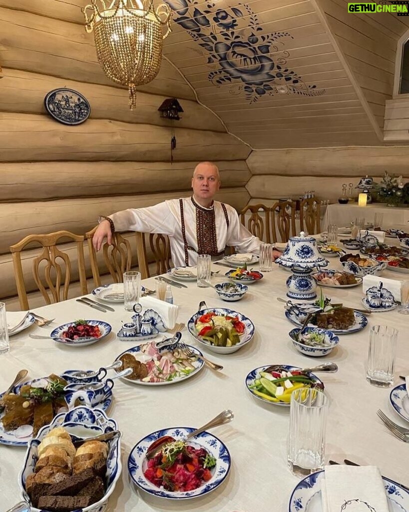 Sergey Svetlakov Instagram - Жду всех за стол!