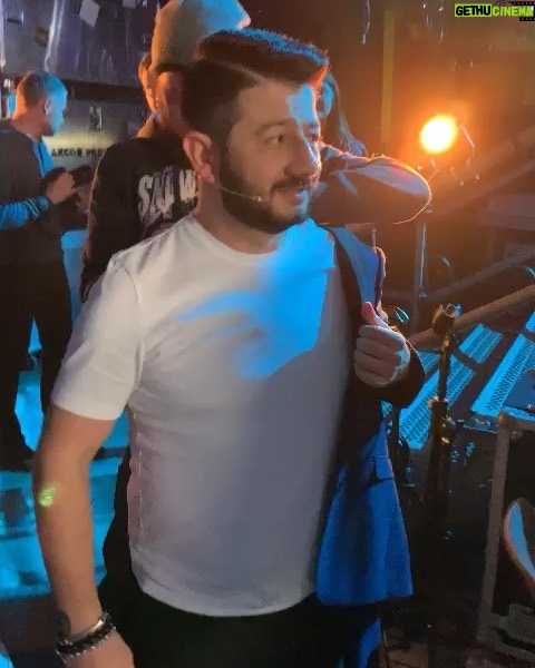 Sergey Svetlakov Instagram - Мы закончили съёмки первого сезона «Русские не смеются!» всем спасибо кто причастен,надеюсь наши усилия были не зря🎰 @tv_ctc