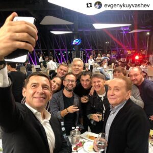 Sergey Svetlakov Instagram - Все, к смеху и к слезам, закончилось. После эфира на Первом - напишите как это было.  очень важно...