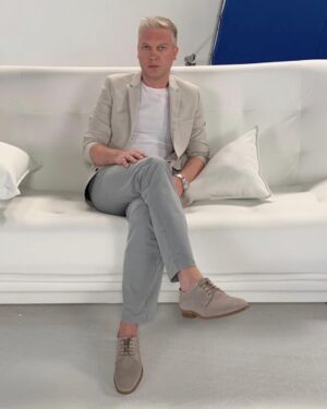 Sergey Svetlakov Instagram - А у вас какое лето?