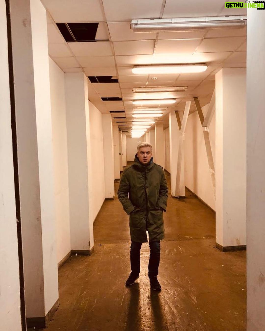 Sergey Svetlakov Instagram - Ноябрь даже внутри зданий