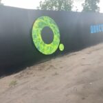 Sergey Svetlakov Instagram - Ребята, я тут купил квартиру на Острове😅 Со всех сторон – река,  кругом – гектары парков. Экология для Москвы просто «пушка-бомба». Собираюсь спать с открытыми окнами и слушать пение птиц в разных тональностях. Через пару лет здесь будет город будущего – вообще всё новое -  от домов,⠀дорог,⠀метро до набережной и серфинг-центра.  @ostrov_donstroy⁣⁣⠀ Есть ли среди вас мои соседи? ⁣⁣⠀ ⁣⁣⠀ #рекламыйпост