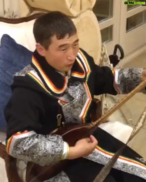 Sergey Svetlakov Instagram - Бывает человек-оркестр, а встретил человека-стадо!!! Кто так может?