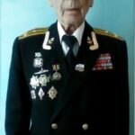 Sergey Svetlakov Instagram - «Спасибо деду за победу!» - это не просто надпись на плакате или автомобиле - это написано на нашем сердце! И большое спасибо всем, кто откликнулся и поучаствовал в этом клипе. Мы это сделали в первую очередь для себя и своих детей! Обнимаю всех в этот праздник, со слезами на глазах...
