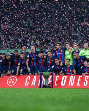 Sergio Busquets Instagram - Día de celebración en nuestro estadio, día especial.
Muchas gracias afición por estar toda la temporada con el equipo.
Orgullo de equipo, afición y club.
@fcbarcelona 💙❤️🏆