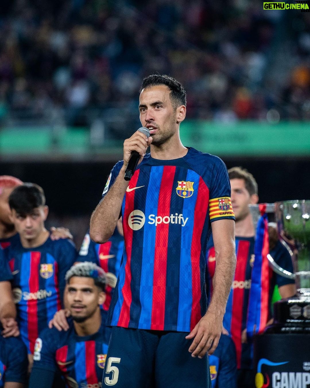 Sergio Busquets - 464.5K Likes - Día de celebración en nuestro estadio, día especial.
Muchas gracias afición por estar toda la temporada con el equipo.
Orgullo de equipo, afición y club.
@fcbarcelona 💙❤️🏆