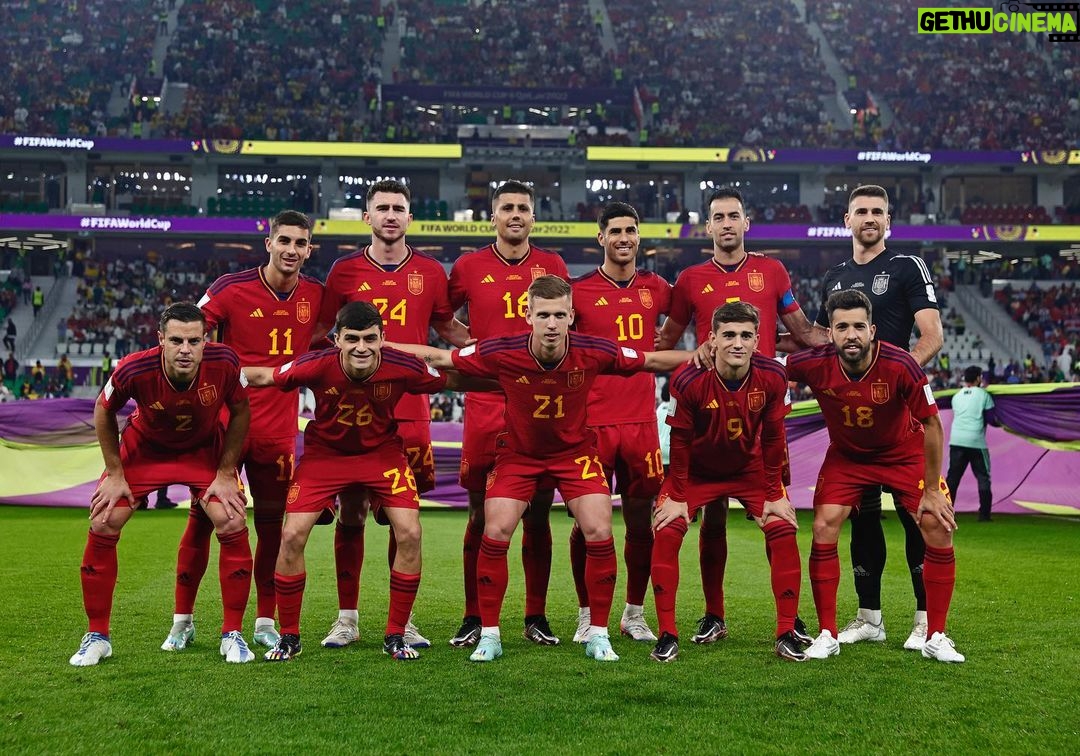 Sergio Busquets Instagram - Gran inicio de mundial! Esto solo empieza, a por más equipo. Gran trabajo de todos 💪🏼🇪🇸