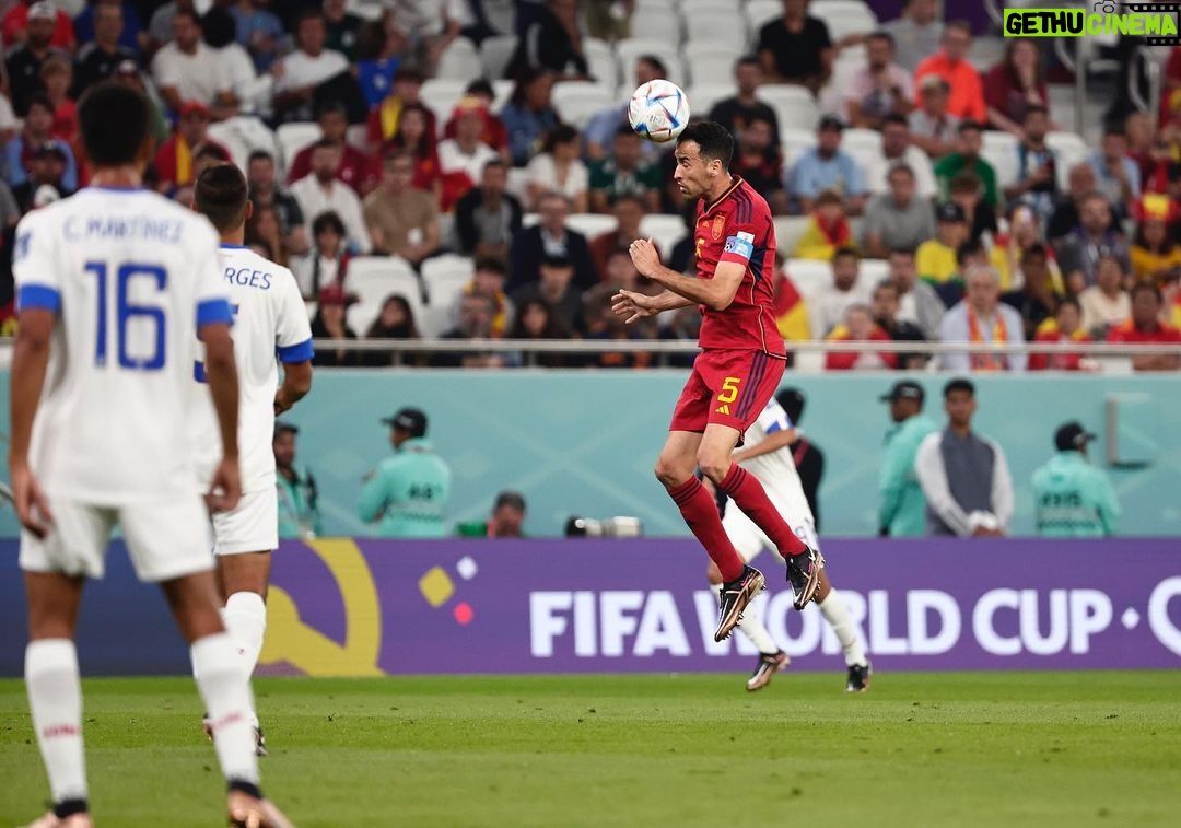 Sergio Busquets Instagram - Gran inicio de mundial! Esto solo empieza, a por más equipo. Gran trabajo de todos 💪🏼🇪🇸