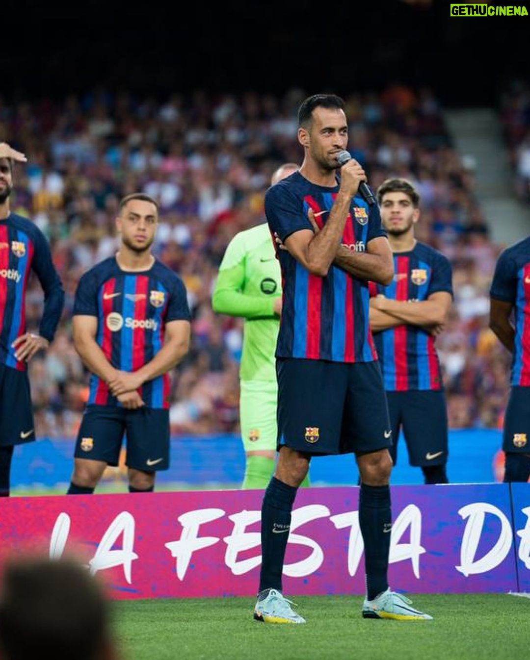 Sergio Busquets Instagram - Gran ambiente hoy en el Joan Gamper delante de nuestra afición, gracias por el apoyo. 🔵🔴 #forçabarça