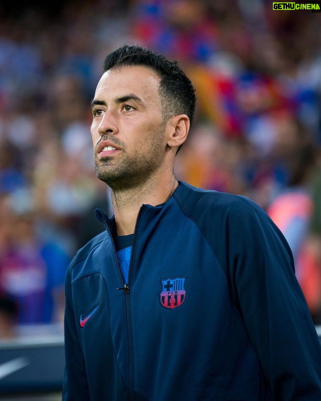 Sergio Busquets Instagram - Gran ambiente hoy en el Joan Gamper delante de nuestra afición, gracias por el apoyo. 🔵🔴 #forçabarça