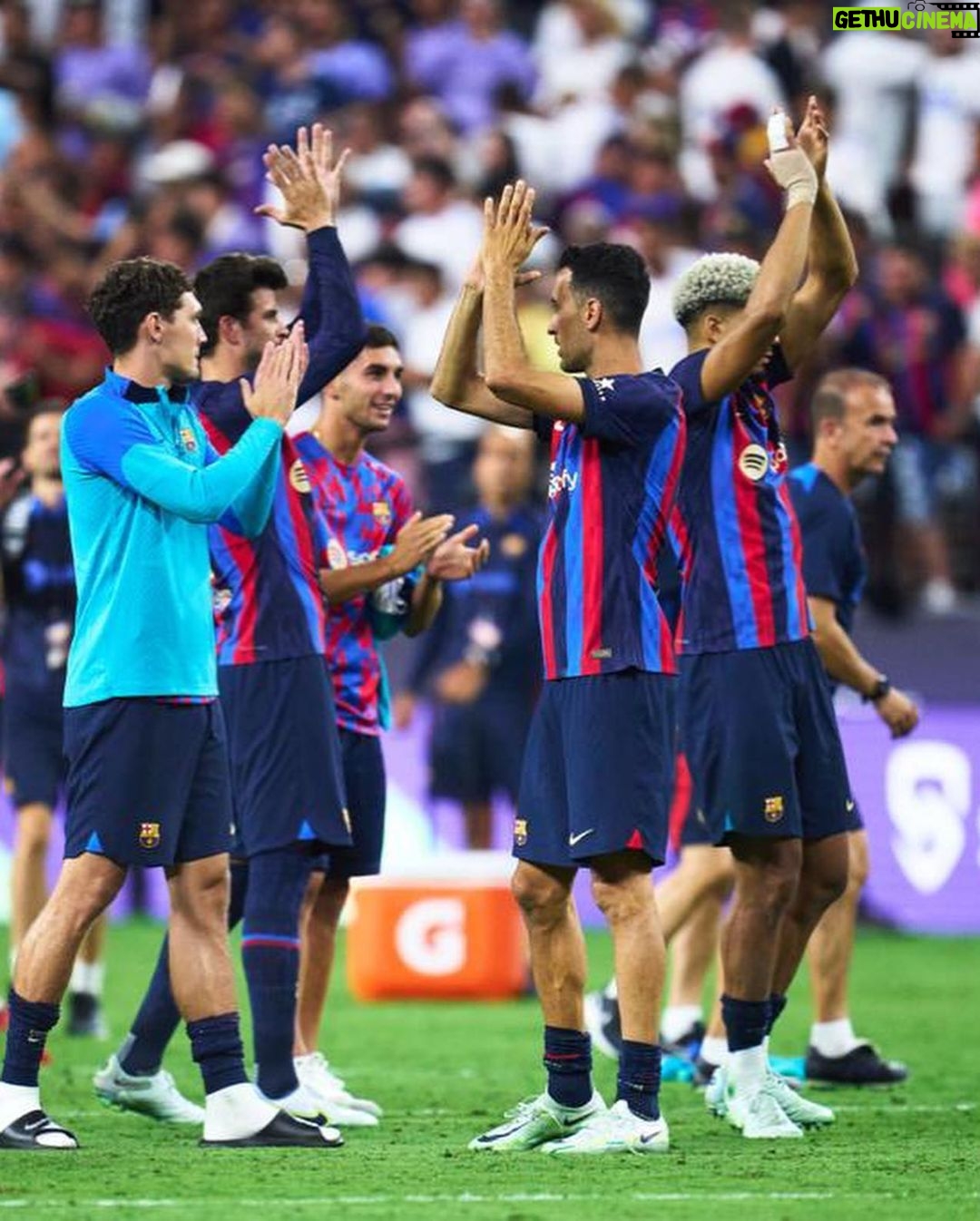 Sergio Busquets Instagram - Gracias Las Vegas 🇺🇸 Seguimos sumando minutos. Gran trabajo de todos, a por más!! #forçabarça🔵🔴