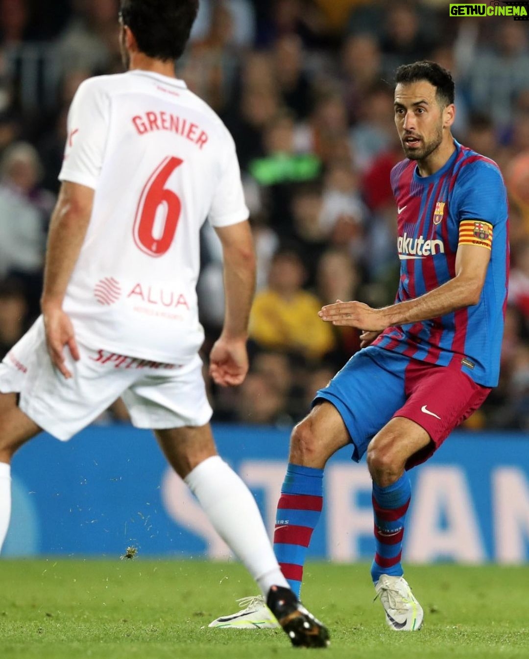 Sergio Busquets Instagram - Buena victoria delante de nuestra afici贸n. Muy contento por el gol 鈿斤笍 Vamos @fcbarcelona 馃數馃敶