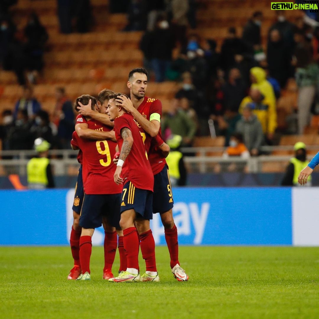 Sergio Busquets Instagram - Partidazo de todos! Ahora a por la final 💪🏼 @sefutbol #nationsleague