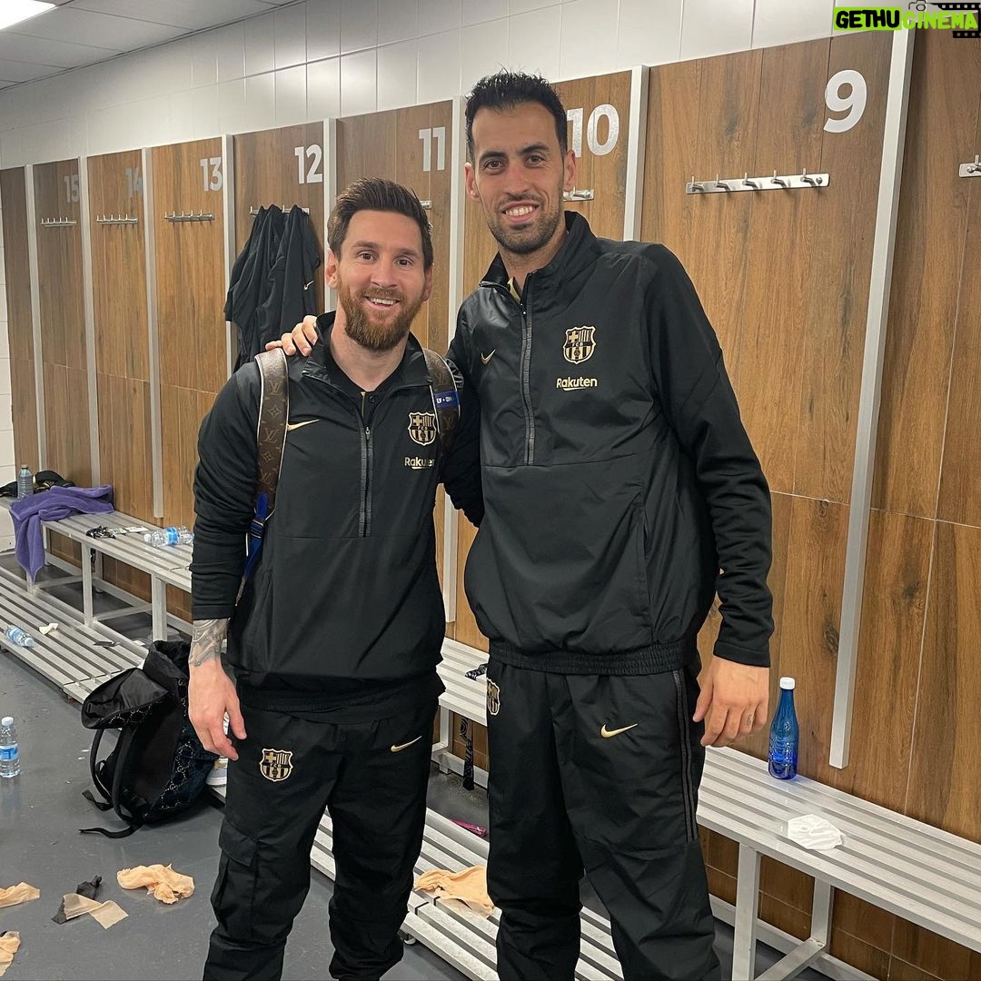 Sergio Busquets - 345.5K Likes - Felicidades @leomessi por los 768 partidos con el @fcbarcelona. Un orgullo que seas tú y poder compartir este récord a tu lado, sé lo feliz que te hace. Ahora a por más 💪🏼