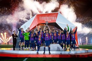 Sergio Busquets Instagram - SUPERCAMPEONES 🏆🔵🔴
Visca el Barça sempre!