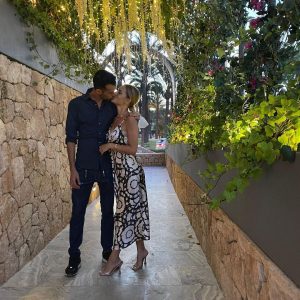 Sergio Busquets Instagram - Felicidades amor @elenagalera ❤️ que sigas siendo tan feliz y nos hagas. Tan TÚ 
Te deseo lo mejor, te amamos ♾❤️👨‍👩‍👦‍👦