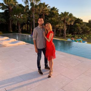 Sergio Busquets Instagram - Felices 30 mi amor @elenagalera Te mereces lo mejor. Te amo ♾ Pronto juntos ❤️