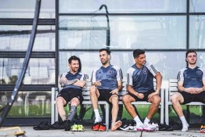 Sergio Busquets Instagram - Day 1 Season 2 Vamos @intermiamicf 🩷🖤 #freedomtodream