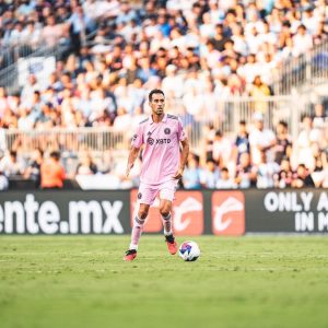 Sergio Busquets Instagram - Gran partido de todo el equipo y a la primera final! Vamos @intermiamicf a por ella 💪🏽🩷🖤