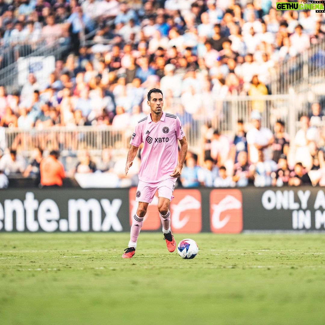 Sergio Busquets - 336.3K Likes - Gran partido de todo el equipo y a la primera final! Vamos @intermiamicf a por ella 💪🏽🩷🖤
