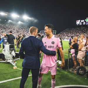 Sergio Busquets Instagram - Muy feliz de empezar esta nueva etapa en @intermiamicf 
Muchas gracias por el recibimiento. Esto solo ha hecho más que empezar 💪🏼🩷🖤