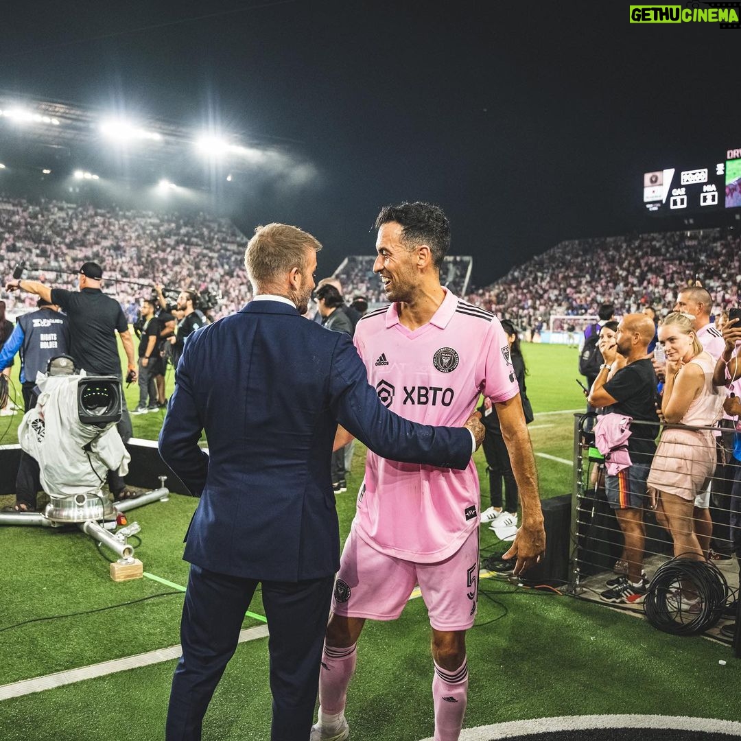 Sergio Busquets - 848.5K Likes - Muy feliz de empezar esta nueva etapa en @intermiamicf
Muchas gracias por el recibimiento. Esto solo ha hecho más que empezar 💪🏼🩷🖤