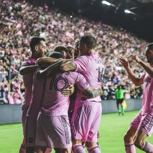 Sergio Busquets Instagram - Muy feliz de empezar esta nueva etapa en @intermiamicf 
Muchas gracias por el recibimiento. Esto solo ha hecho más que empezar 💪🏼🩷🖤