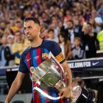 Sergio Busquets Instagram - GRACIES 💙❤️ Gracias por hacer tan especial y tan emotivo mi último día. Soy un privilegiado por haber podido formar parte del equipo de mi corazón, llevarlo a lo más alto y disfrutar 15 años junto a todos los que formamos el mejor club del mundo @fcbarcelona Me voy pleno y con la cabeza alta de darlo todo y contribuir a mejorar en todos los ámbitos a mi club y a los que formamos y han formado parte de ello. Me quedo con el respeto y el cariño de los que me conocen y han compartido momentos conmigo, con la gente del mundo del futbol y sobretodo con vosotros culers. Muchas gracias y hasta pronto 💙❤️