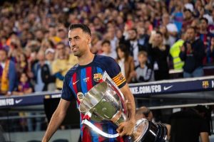 Sergio Busquets Instagram - GRACIES 💙❤️
Gracias por hacer tan especial y tan emotivo mi último día. 
Soy un privilegiado por haber podido formar parte del equipo de mi corazón, llevarlo a lo más alto y disfrutar 15 años junto a todos los que formamos el mejor club del mundo @fcbarcelona 
Me voy pleno y con la cabeza alta de darlo todo y contribuir a mejorar en todos los ámbitos a mi club y a los que formamos y han formado parte de ello.
Me quedo con el respeto y el cariño de los que me conocen y han compartido momentos conmigo, con la gente del mundo del futbol y sobretodo con vosotros culers.
Muchas gracias y hasta pronto 💙❤️