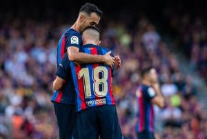 Sergio Busquets Instagram - GRACIES 💙❤️
Gracias por hacer tan especial y tan emotivo mi último día. 
Soy un privilegiado por haber podido formar parte del equipo de mi corazón, llevarlo a lo más alto y disfrutar 15 años junto a todos los que formamos el mejor club del mundo @fcbarcelona 
Me voy pleno y con la cabeza alta de darlo todo y contribuir a mejorar en todos los ámbitos a mi club y a los que formamos y han formado parte de ello.
Me quedo con el respeto y el cariño de los que me conocen y han compartido momentos conmigo, con la gente del mundo del futbol y sobretodo con vosotros culers.
Muchas gracias y hasta pronto 💙❤️