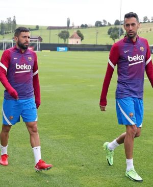 Sergio Busquets Instagram - Me siento muy afortunado de haber podido coincidir contigo todos estos años en el club donde soñabamos jugar. En el barcelonismo te vamos a echar mucho de menos, se va el mejor lateral izquierdo de nuestra historia y por encima de todo eso el gran compañero y amigo que eres y todo que lo pudimos vivir juntos tanto dentro como fuera del campo.
Te deseo lo mejor en esta nueva aventura porque te lo mereces tanto tú como tu familia y aquí estaremos para acompañaros como siempre. Os queremos 💙❤️ ♾️
Gracias por tanto @jordialbaoficial