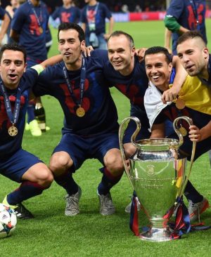 Sergio Busquets Instagram - Me siento muy afortunado de haber podido coincidir contigo todos estos años en el club donde soñabamos jugar. En el barcelonismo te vamos a echar mucho de menos, se va el mejor lateral izquierdo de nuestra historia y por encima de todo eso el gran compañero y amigo que eres y todo que lo pudimos vivir juntos tanto dentro como fuera del campo.
Te deseo lo mejor en esta nueva aventura porque te lo mereces tanto tú como tu familia y aquí estaremos para acompañaros como siempre. Os queremos 💙❤️ ♾️
Gracias por tanto @jordialbaoficial