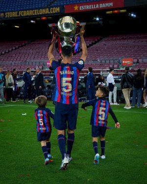 Sergio Busquets Instagram - Una 🏆 muy especial ❤️💙