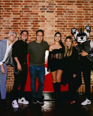 Sergio Daniel Brazón Rodríguez Instagram - Mamá, lo estamos logrando ❤️‍🩹 Hablamos de como @youtubelatam nos cambió la vida ✨