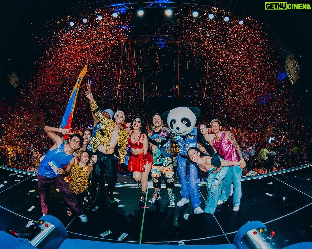 Sergio Daniel Brazón Rodríguez Instagram - ¡Nuestro primer show fue inolvidable! Hicimos Sold Out en el Pepsi Center de Ciudad de México delante de más de 3.500 Aventureros que cantaron nuestras canciones y vieron un show increíble en el que trabajamos durante mucho tiempo con un grupo de personas maravillosas. ¡Eternamente agradecidos con todo el equipo! 🥹❤️ Mexico City, Mexico