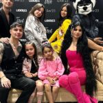 Sergio Daniel Brazón Rodríguez Instagram - TRANSFORMÉ A MIS HERMANITAS EN NIÑOS 😂😂 SHEIN Buen Fin hasta 90% de descuento!!! Vale la pena intentarlo, vale la pena comprarlo! @sheinofficial @shein_mex #SHEINbuenfin2023 #SHEINGoodFinds #SHEINforAll #SHEIN #ad Mi código 15% de descuento adicional: SHEINMXBF520 PRODUCTOS: - Pantalones deportivos con capucha ID: 21633421 LINK: https://shein.top/tl07l8h - Camisa unicolor con botón y pantalones de cintura con cordón ID: 21196725 LINK: https://shein.top/f7czyo9 - Camiseta y shorts reflectante con estampado de oso ID: 12905978 LINK: https://shein.top/t7rwtah - Camisa y shorts de terciopelo con cordón ID: 10466965 LINK: https://shein.top/9n8yyx4 Sigue a mis hermanitas: @soycelesteaventurera @soysolaventurera @soyestrellaaventurera @soylunaaventurera