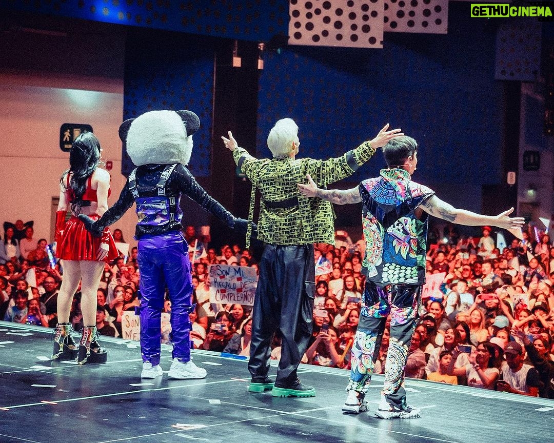 Sergio Daniel Brazón Rodríguez Instagram - ¡Nuestro primer show fue inolvidable! Hicimos Sold Out en el Pepsi Center de Ciudad de México delante de más de 3.500 Aventureros que cantaron nuestras canciones y vieron un show increíble en el que trabajamos durante mucho tiempo con un grupo de personas maravillosas. ¡Eternamente agradecidos con todo el equipo! 🥹❤️ Mexico City, Mexico