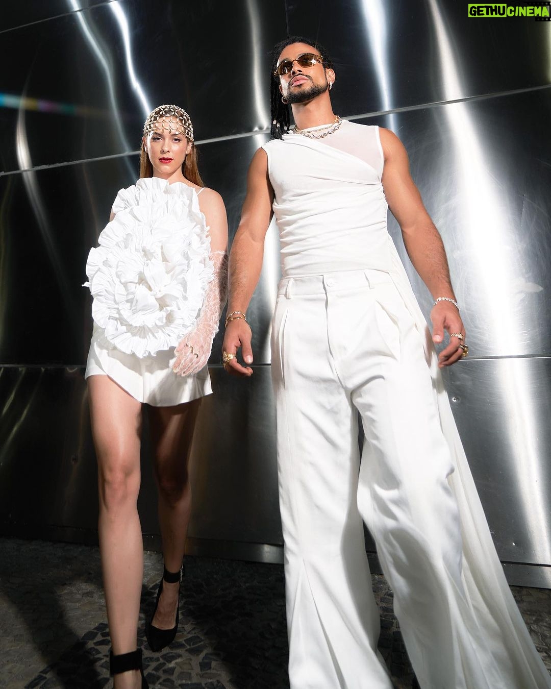Sergio Malheiros Instagram - Galactikos 💎✨ Ready to #BaileDaVogue2024 look Sérgio: @lucasleao.co jóias: @swarowski @menatjoias @sarajoias.oficial @crayonsaopaulo óculos: @swarowski look Sophia: @modaeiko headpice: @ikibeads jóias: @atelierpepita beauty: @sennarafael @tittovidal stylist: @alexia_azambuja assistência de styling: @omatheusaugustto produção de moda: @borgethh @clarapxtm direcao de fotografia - @vidafodona gaffer - @omagodapinturacontemporanea assistente de fotografia - @larapazini