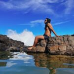 Sergio Malheiros Instagram - Segundos antes de molhar meu celular 😅✌🏾🌊 Itacaré,Bahia-Brasil