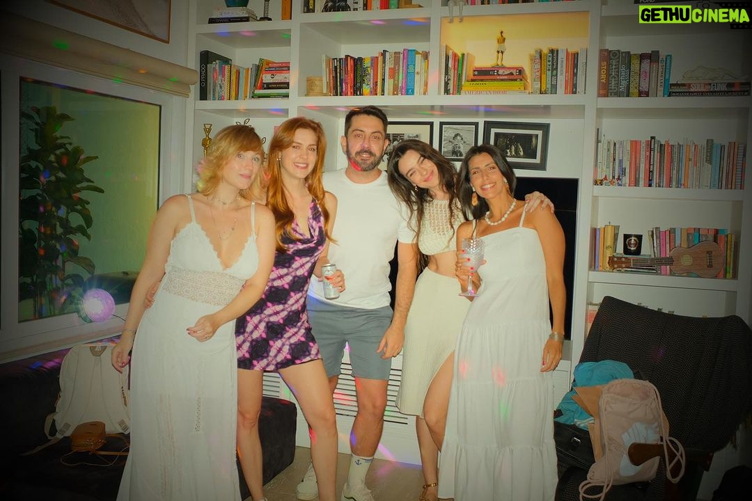 Sergio Malheiros Instagram - Feliz Ano Novo 🥂❤️ #2024