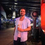 Sergio Malheiros Instagram - Música boa + Amstel gelada? Não tem erro 👌🏾😅 O Arena Jockey tá rolando com o melhor da música, arte e cultura. Aproveita pra curtir esse final de semana 🍻 #ArenaJockey #Amstel • Publicidade